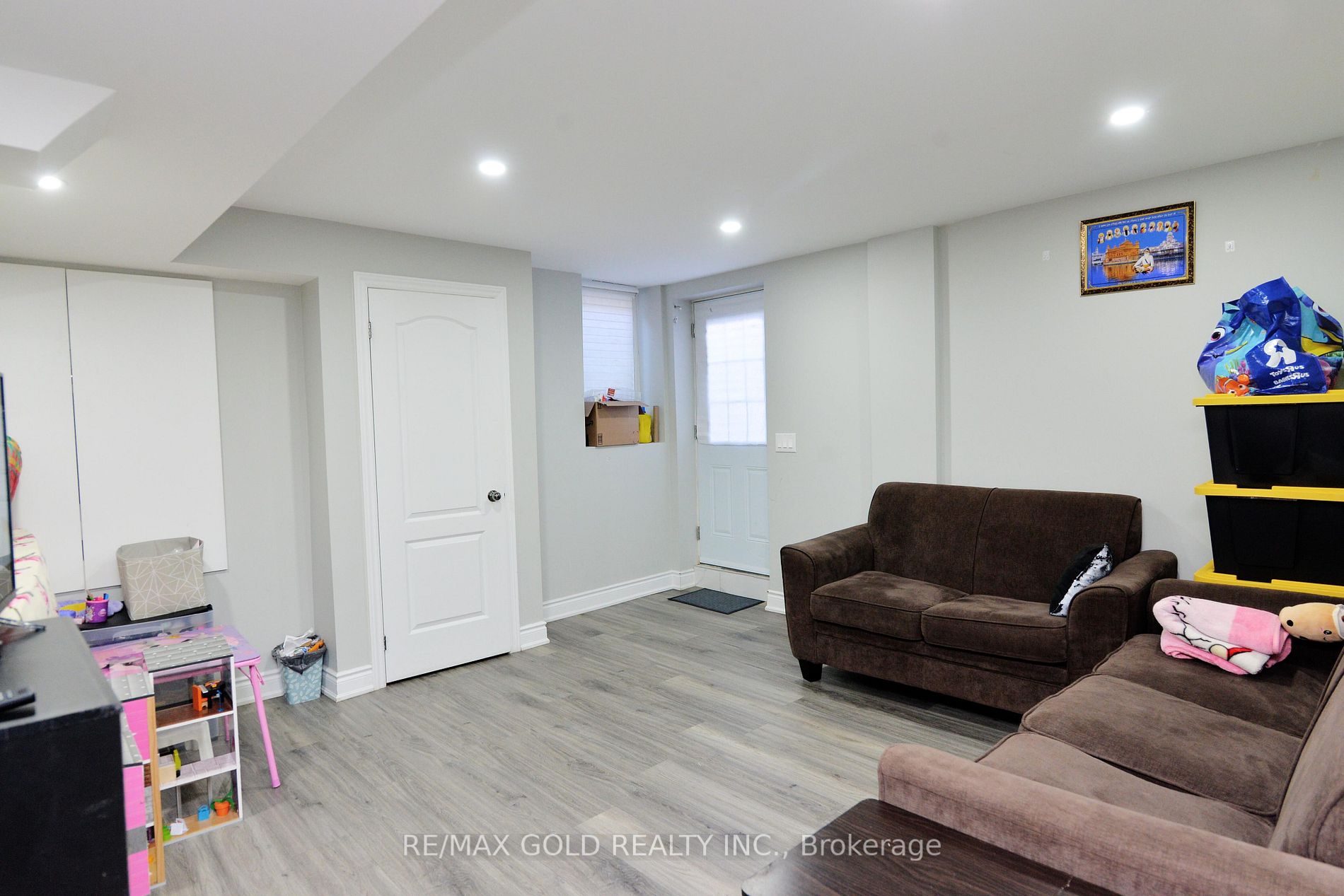 42 Brookwater Cres