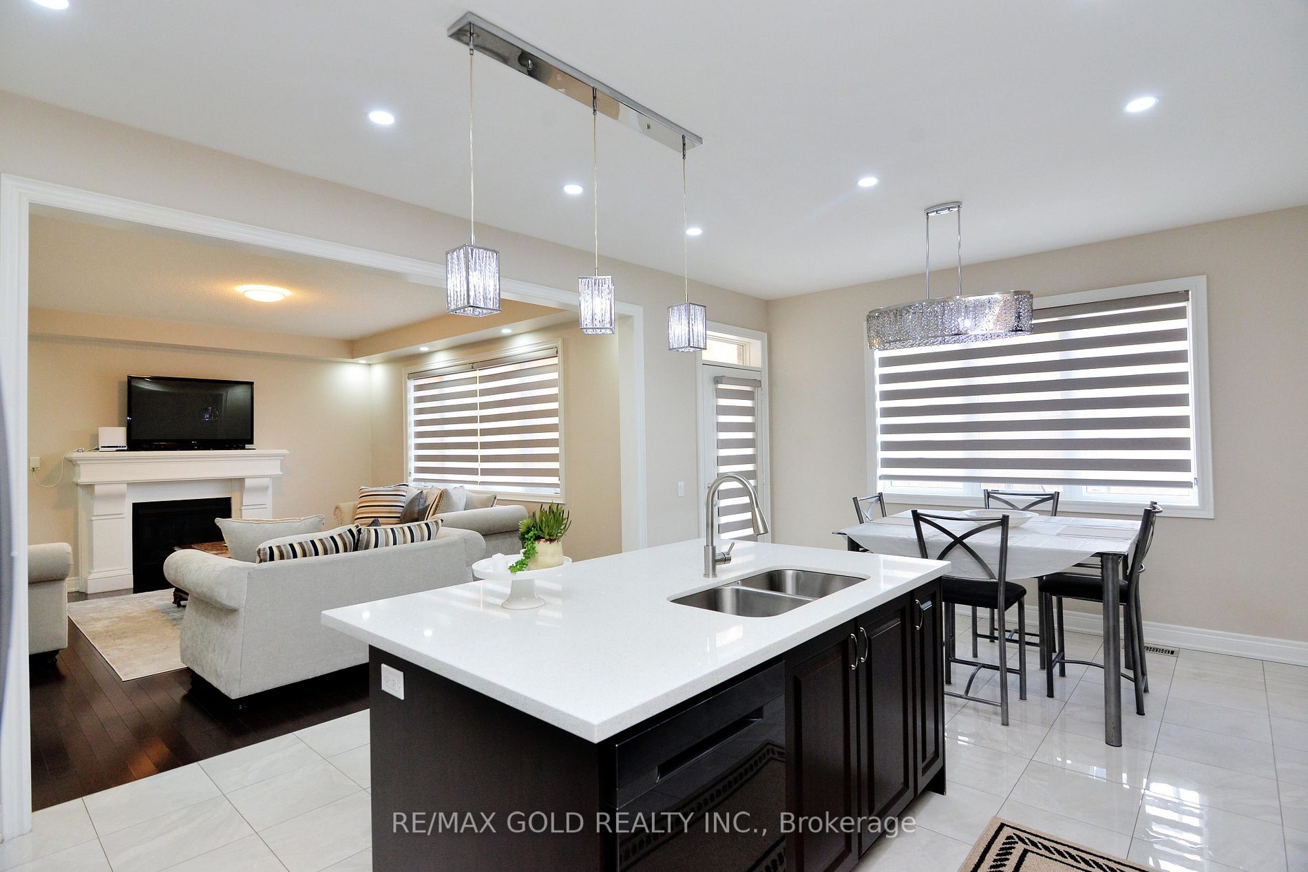42 Brookwater Cres