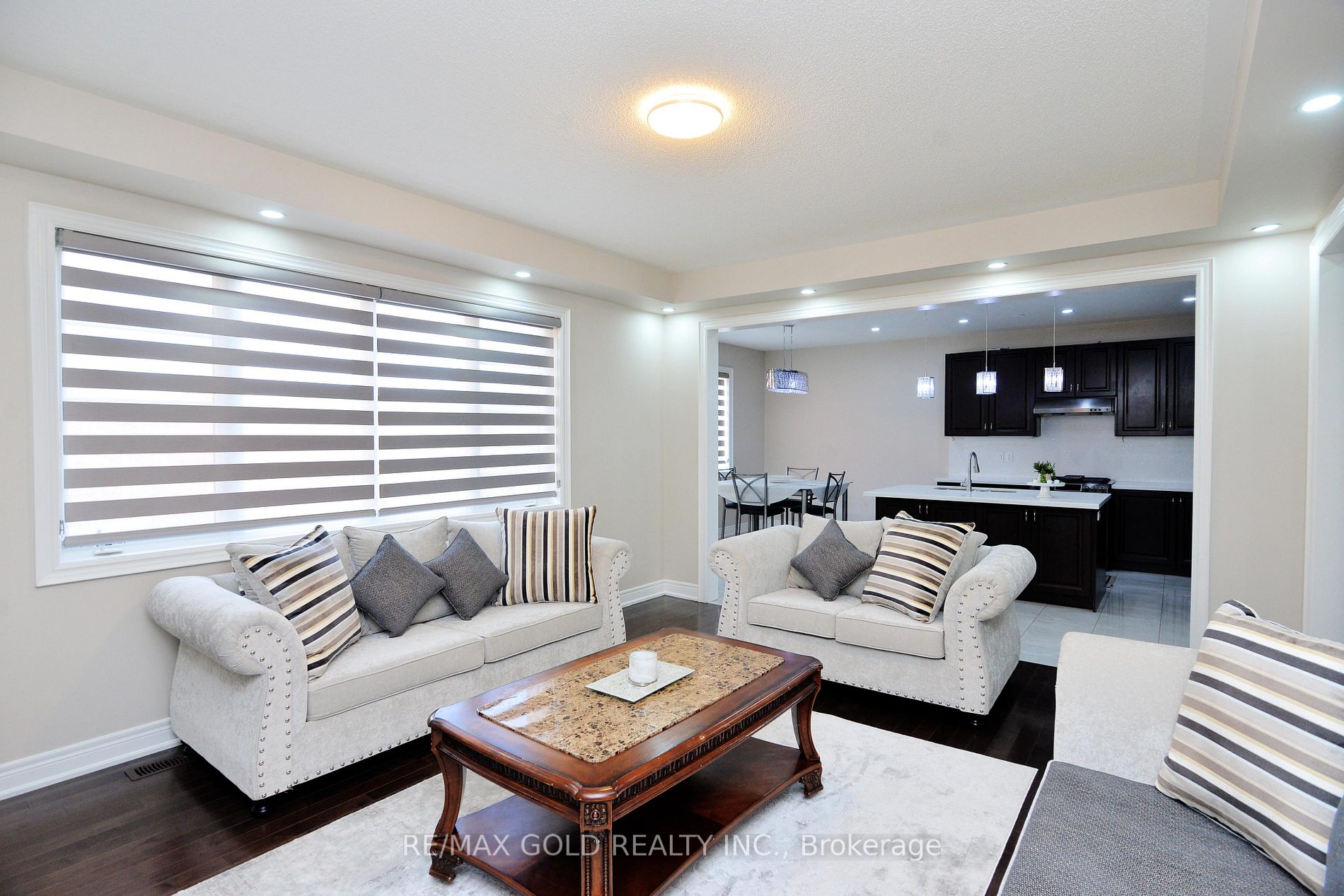 42 Brookwater Cres