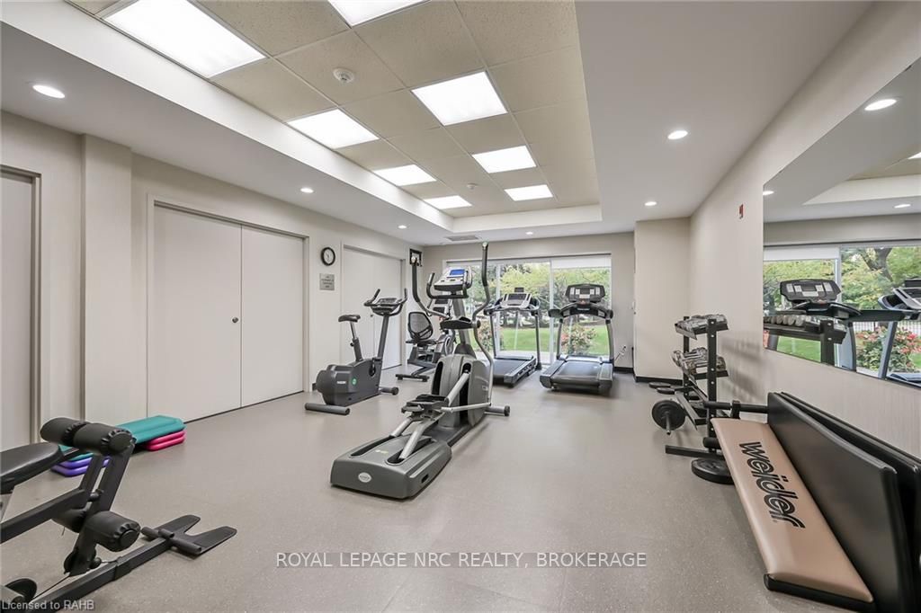 2085 Amherst Heights Dr, #406