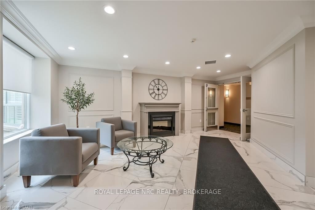 2085 Amherst Heights Dr, #406
