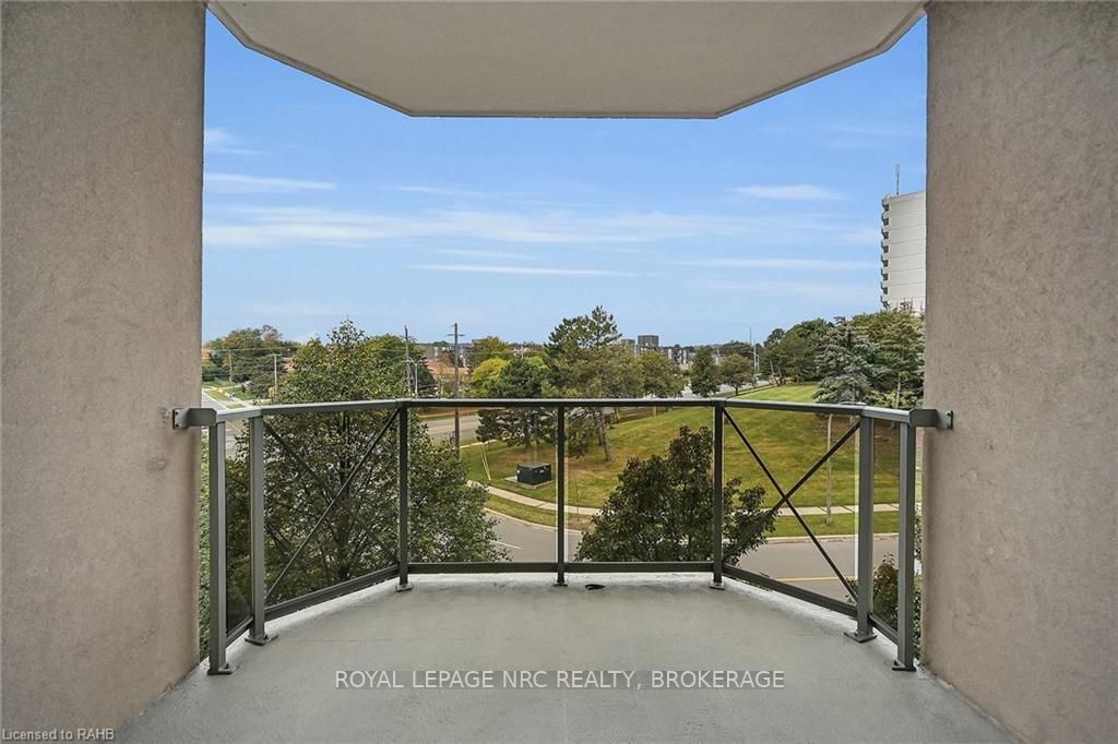 2085 Amherst Heights Dr, #406
