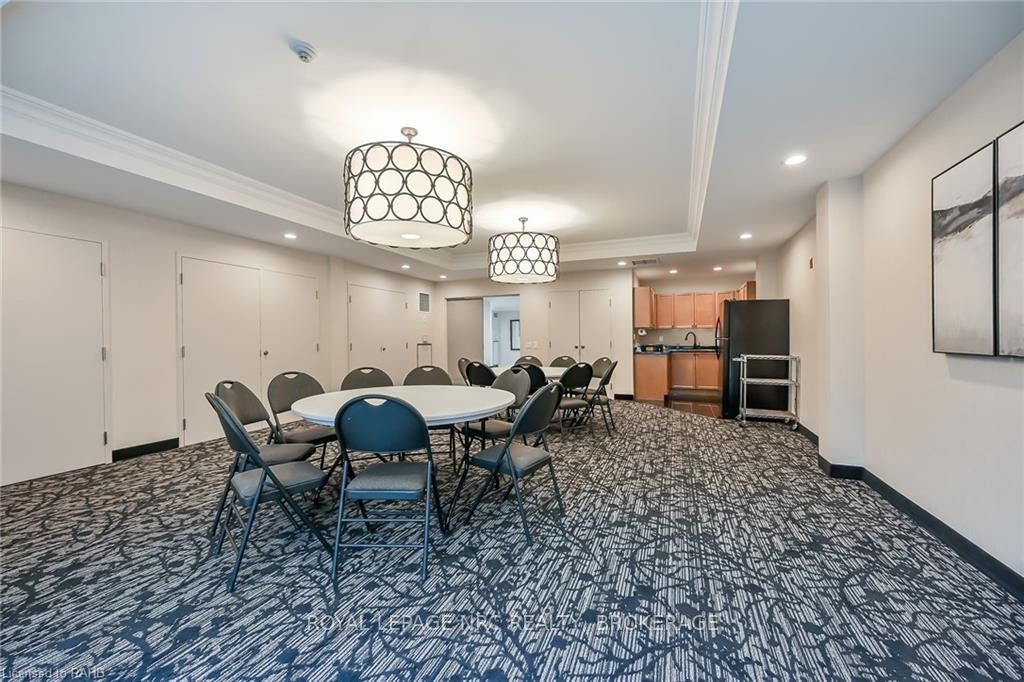 2085 Amherst Heights Dr, #406