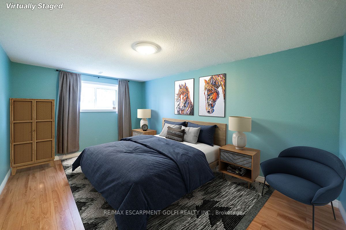 48 Rexway Dr