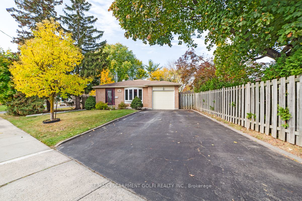 48 Rexway Dr
