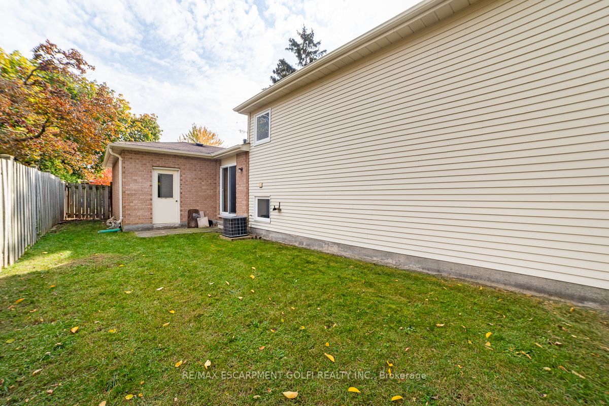 48 Rexway Dr