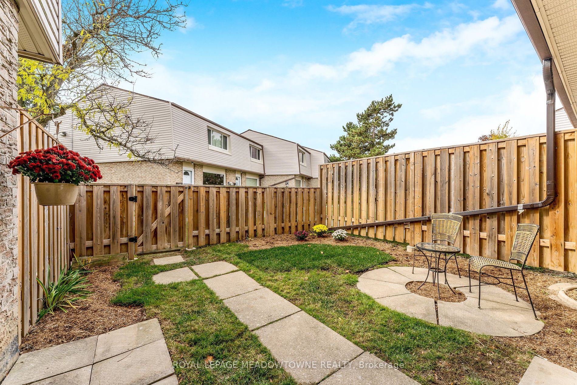 46 Mountainview Rd S, #32