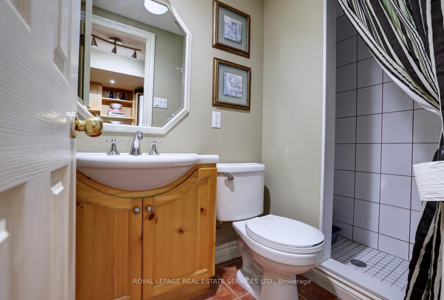 1161 Vanier Dr
