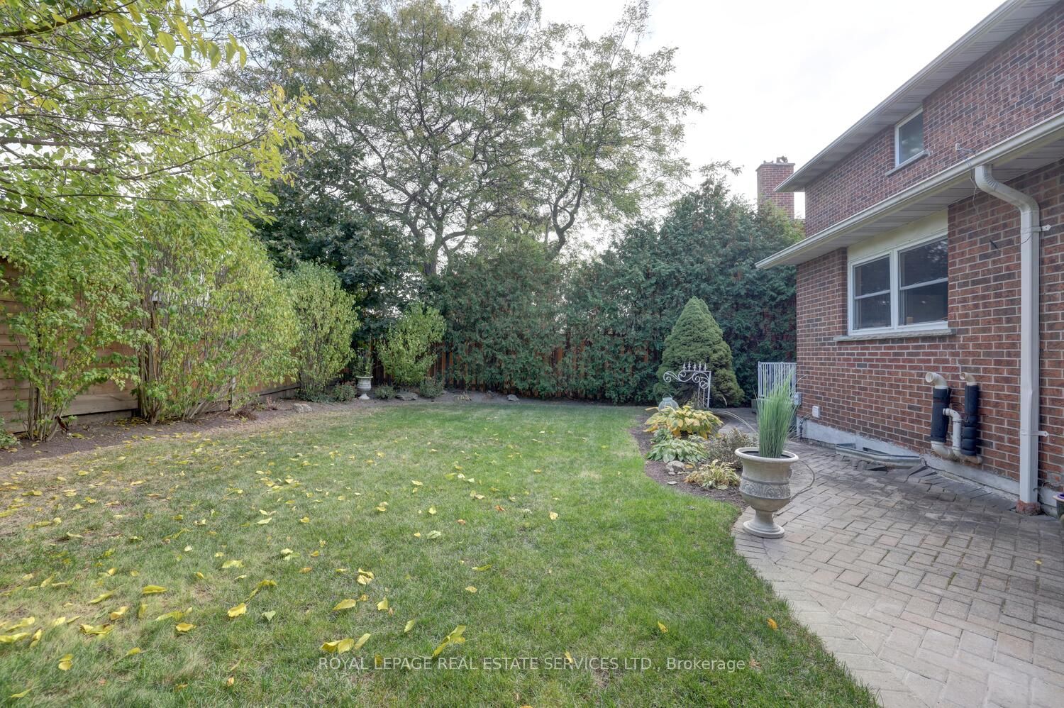 1161 Vanier Dr