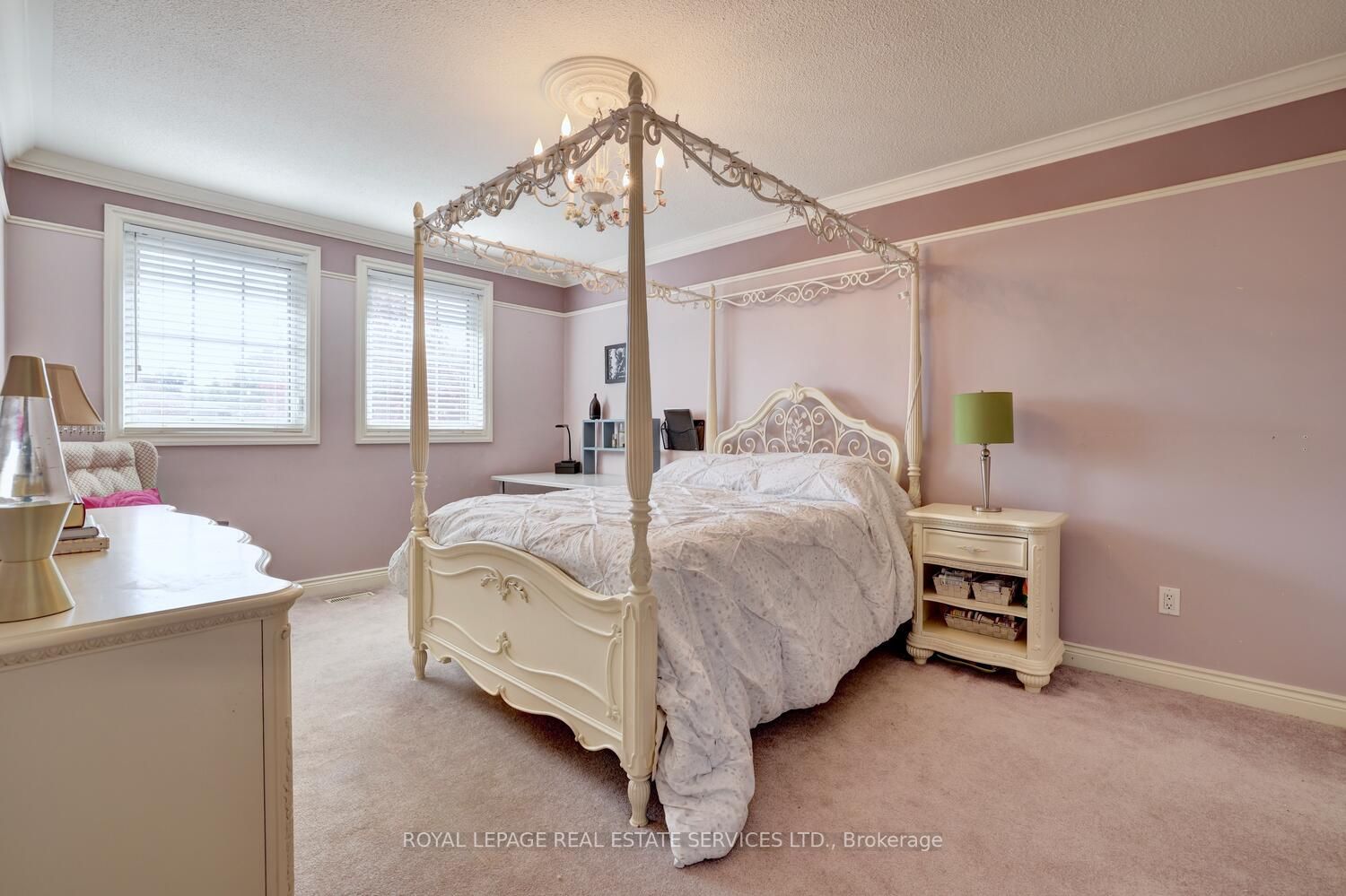 1161 Vanier Dr