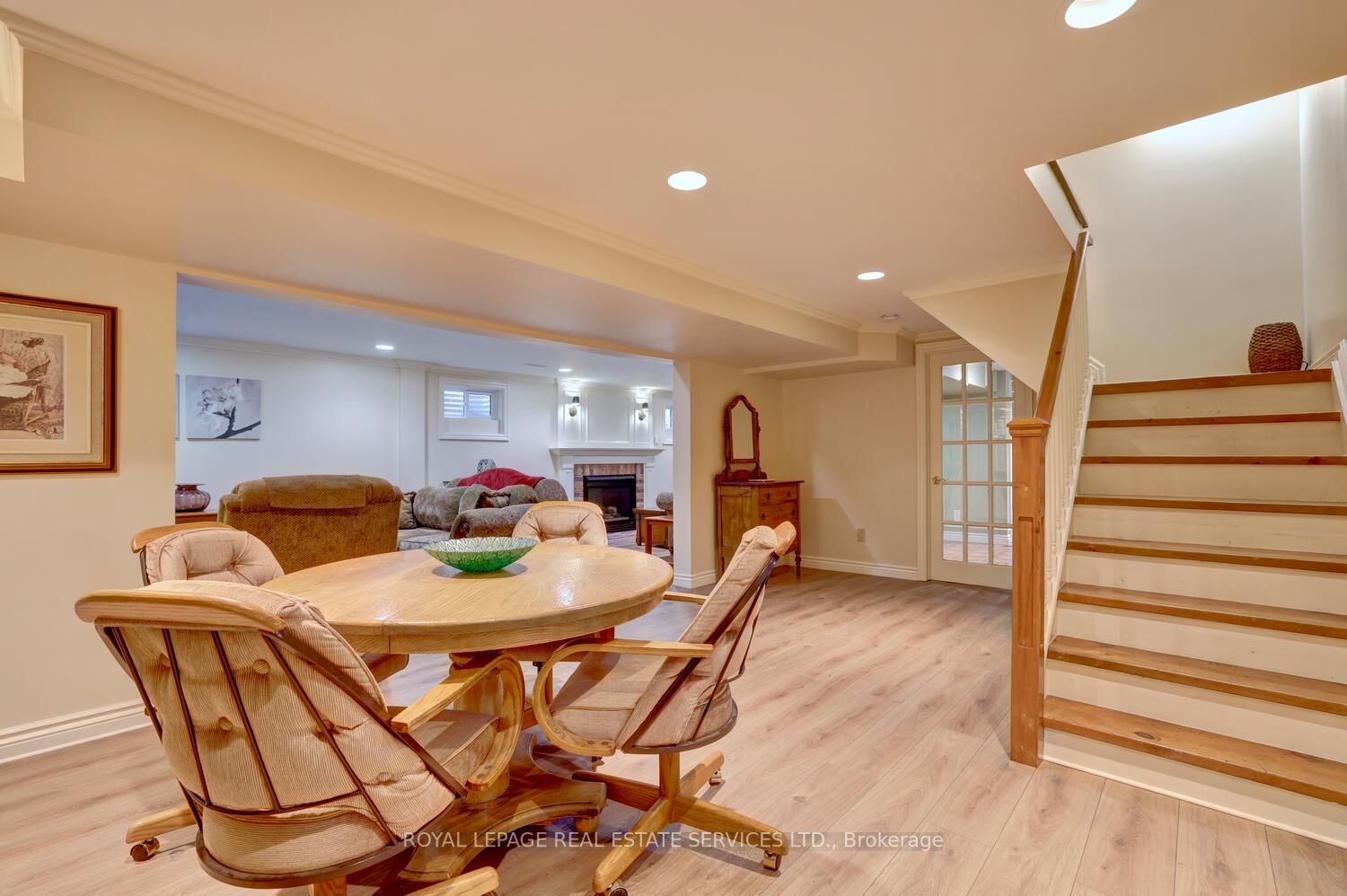 1161 Vanier Dr