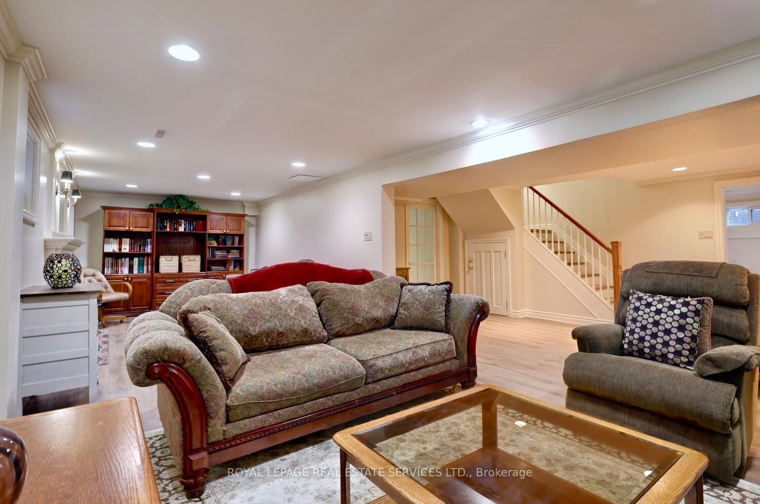1161 Vanier Dr
