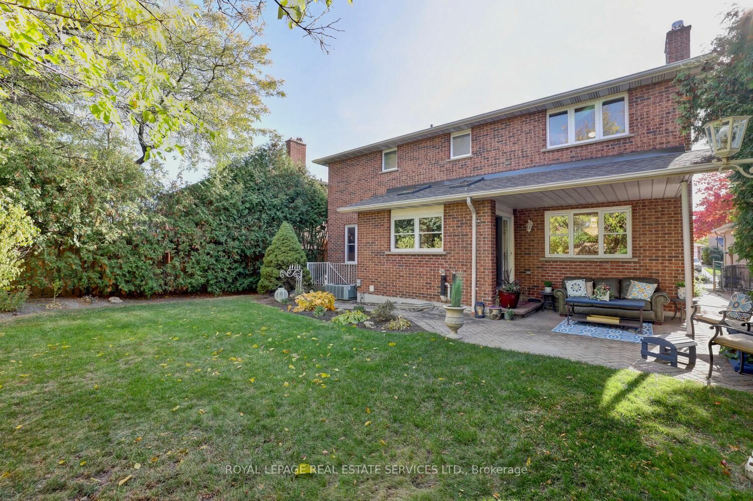 1161 Vanier Dr