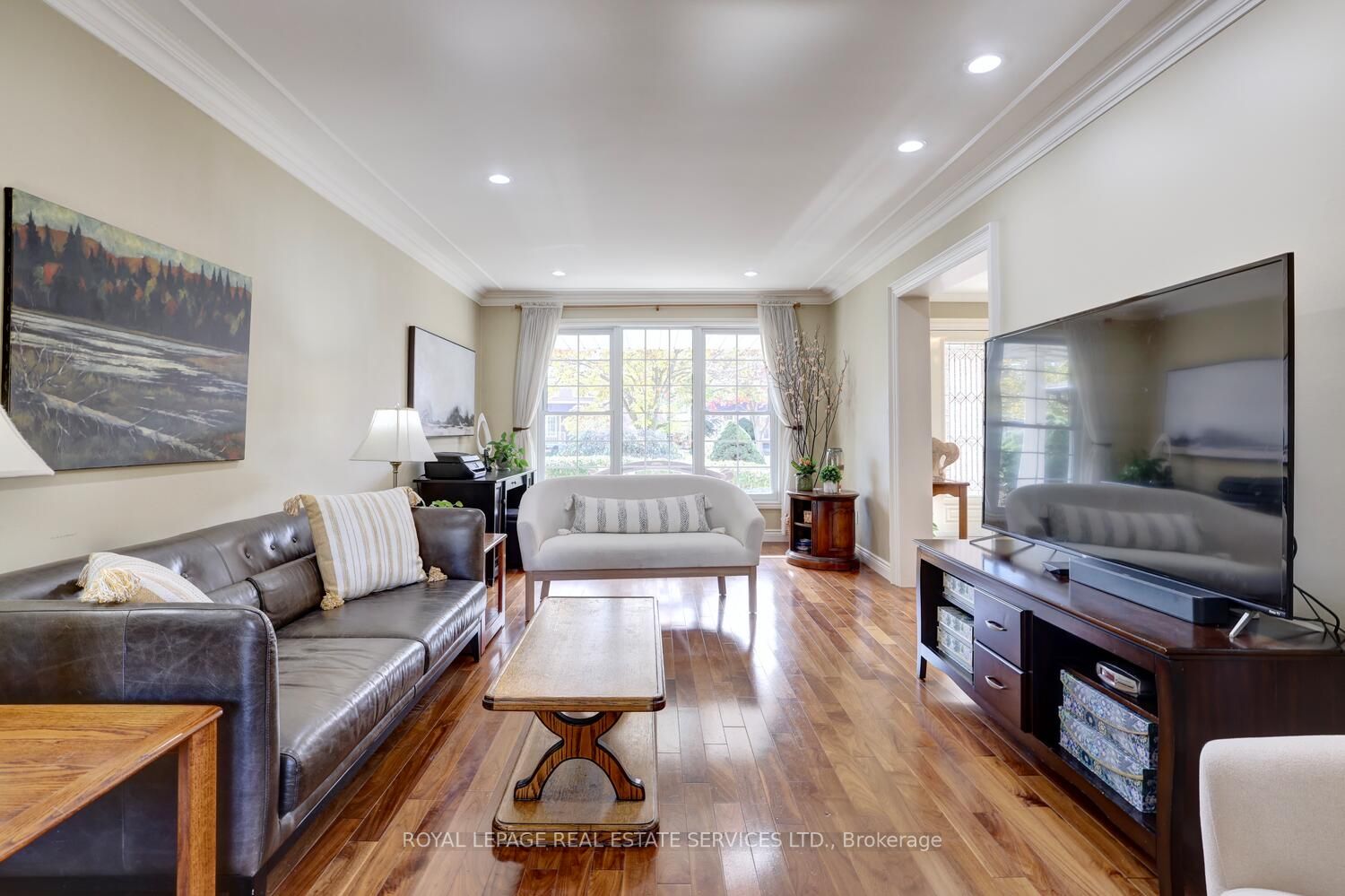 1161 Vanier Dr