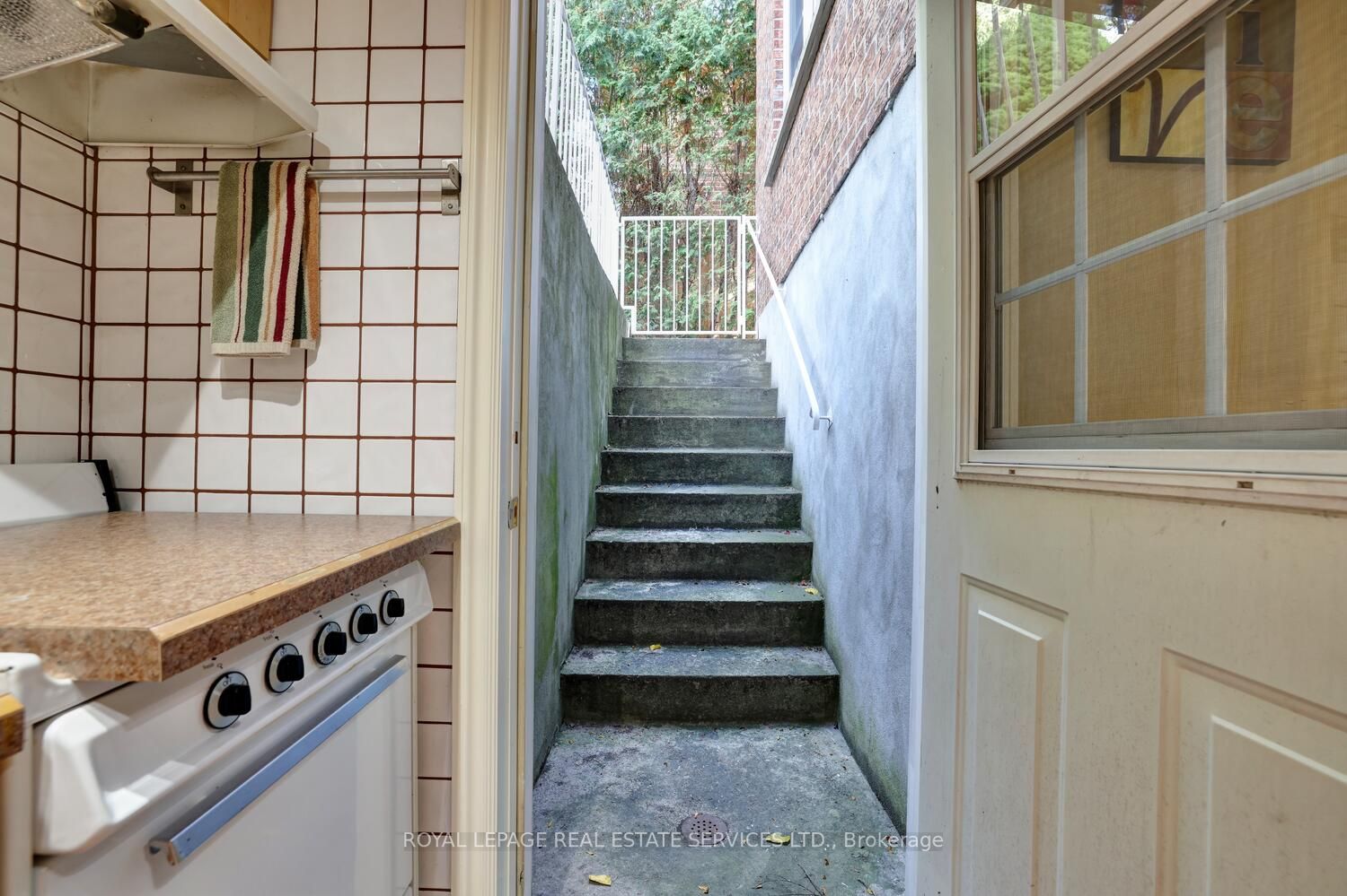 1161 Vanier Dr
