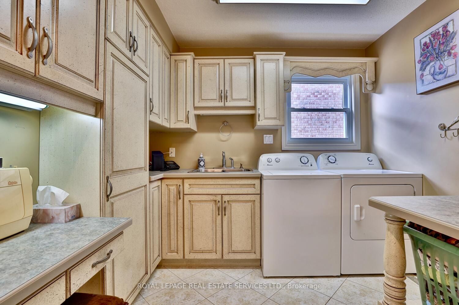 1161 Vanier Dr