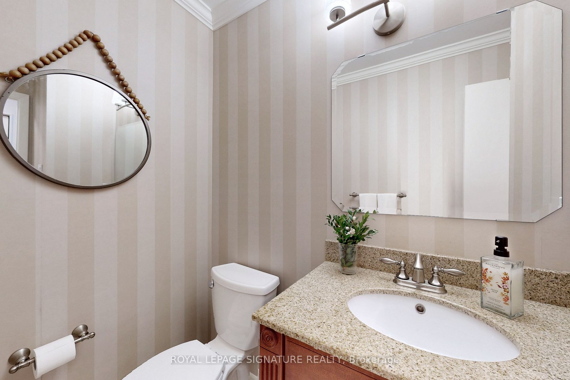 2609 Kinnerton Cres