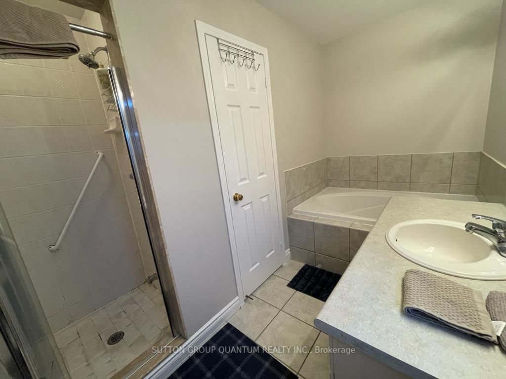 239 Brisdale Dr, #Upper