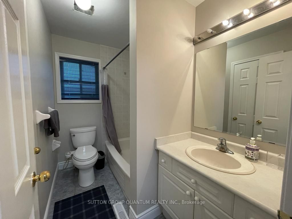 239 Brisdale Dr, #Upper