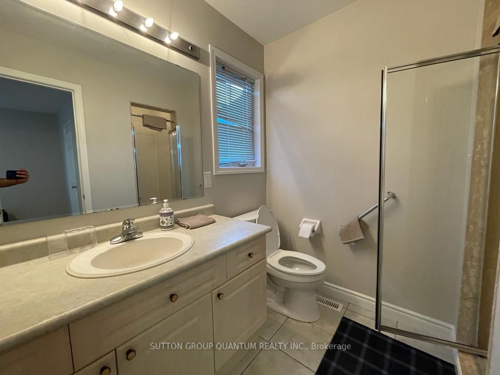 239 Brisdale Dr, #Upper