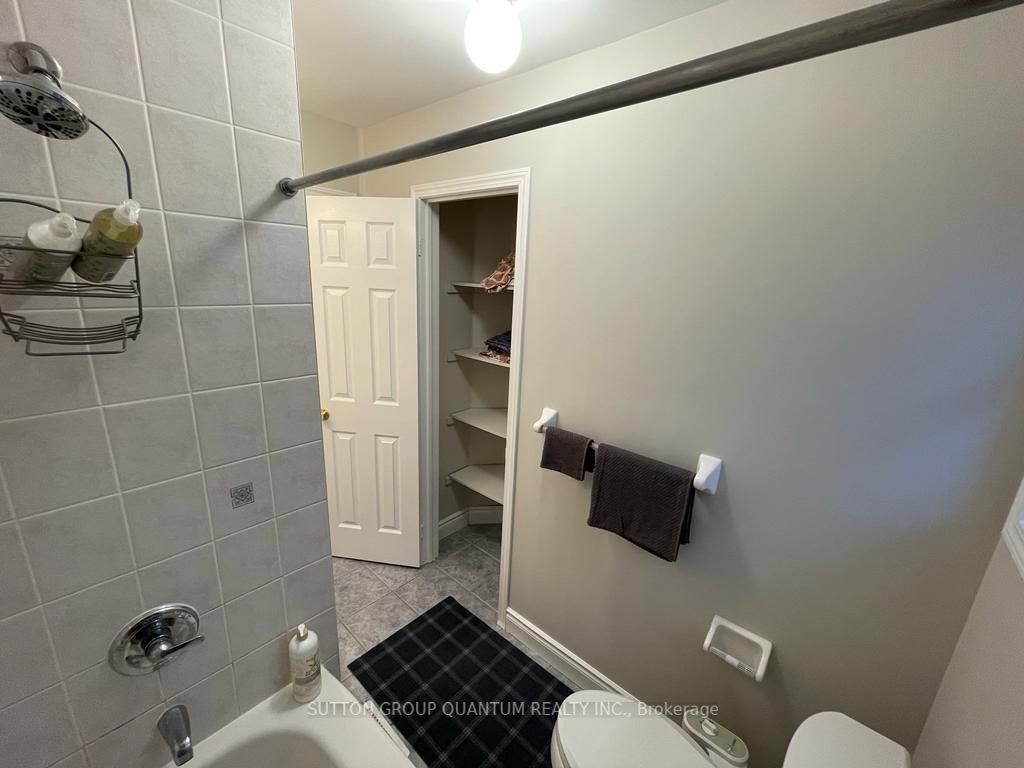 239 Brisdale Dr, #Upper