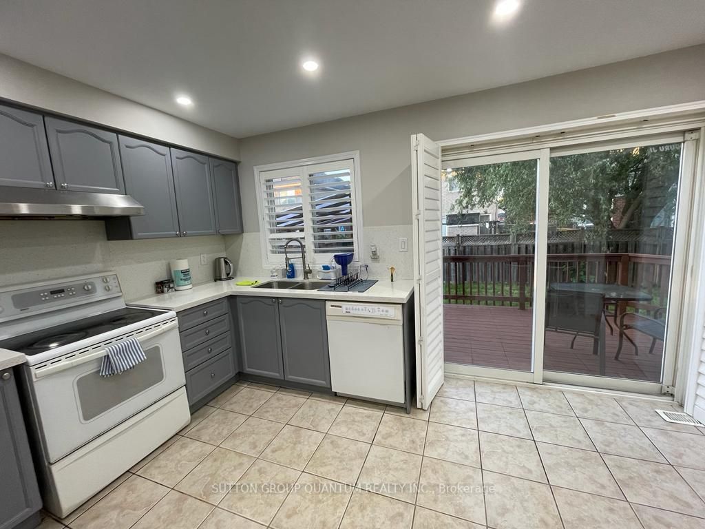 239 Brisdale Dr, #Upper
