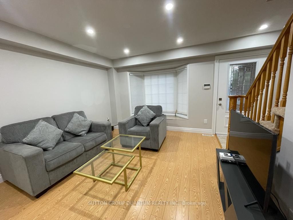239 Brisdale Dr, #Upper
