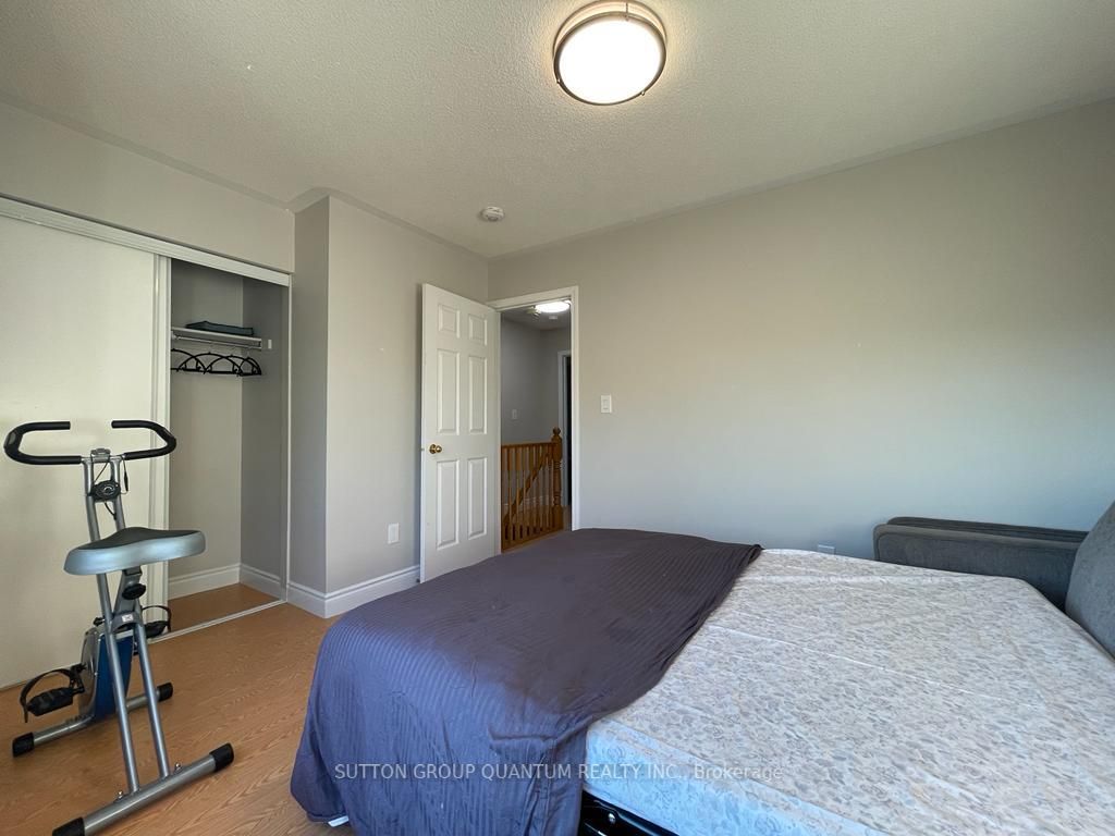 239 Brisdale Dr, #Upper