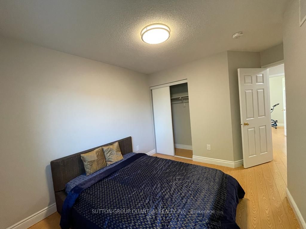 239 Brisdale Dr, #Upper