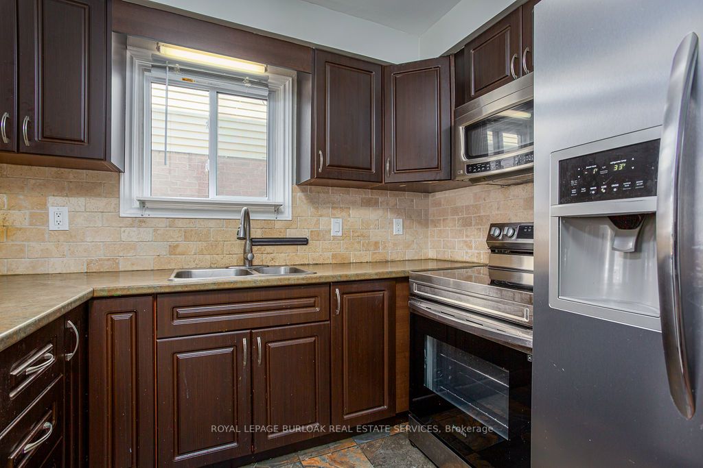 3455 Caplan Cres, #19