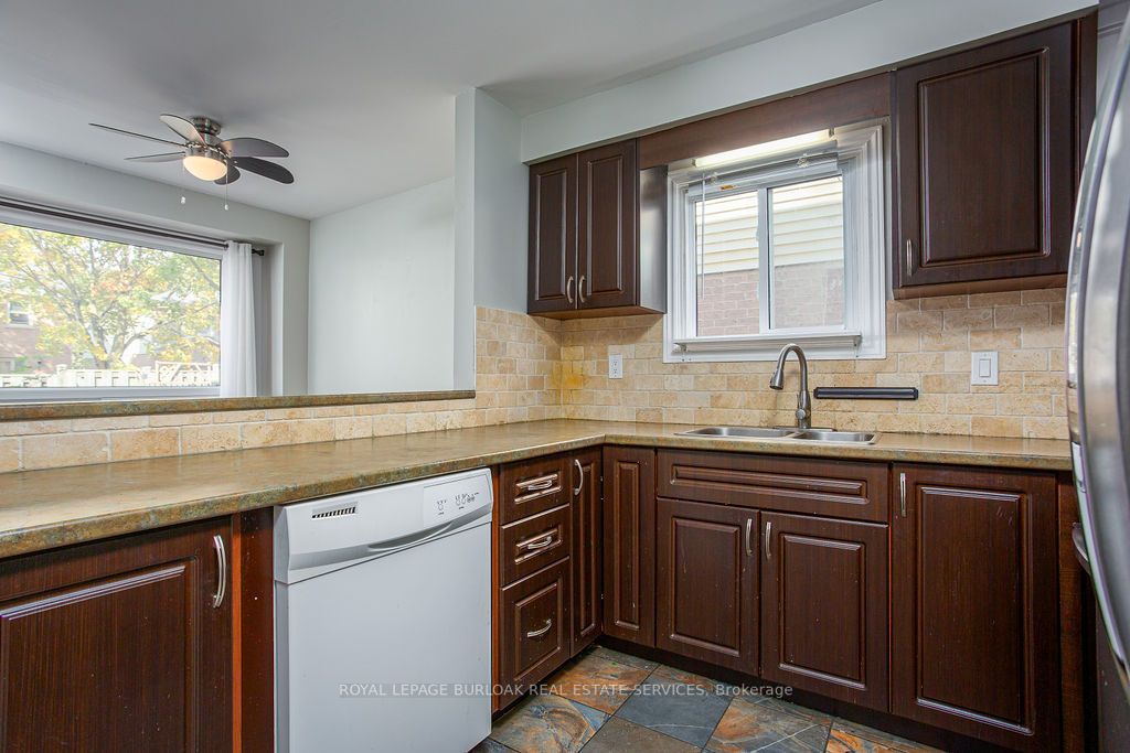 3455 Caplan Cres, #19