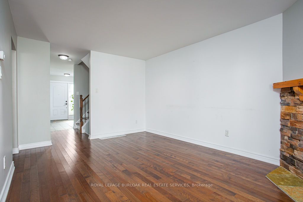 3455 Caplan Cres, #19