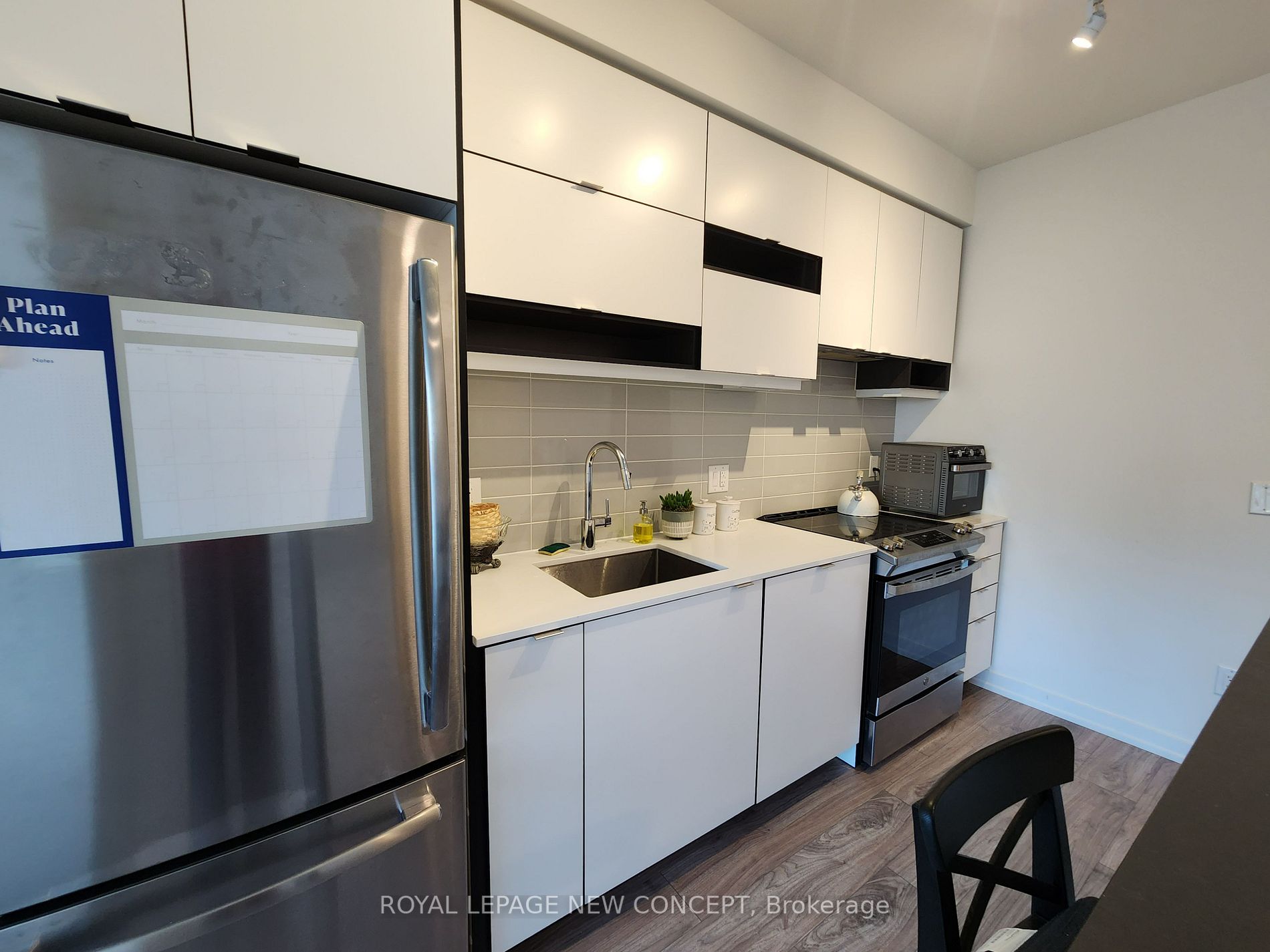 4065 Confederation Parkway, #304