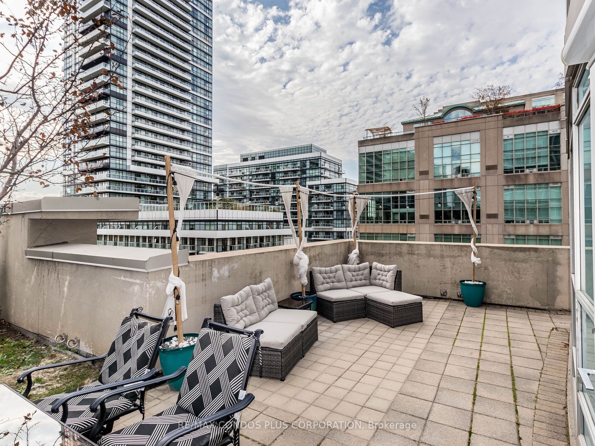 185 Legion Rd N, #414