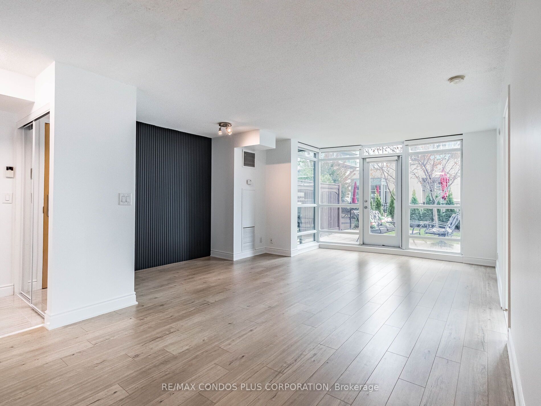 185 Legion Rd N, #414