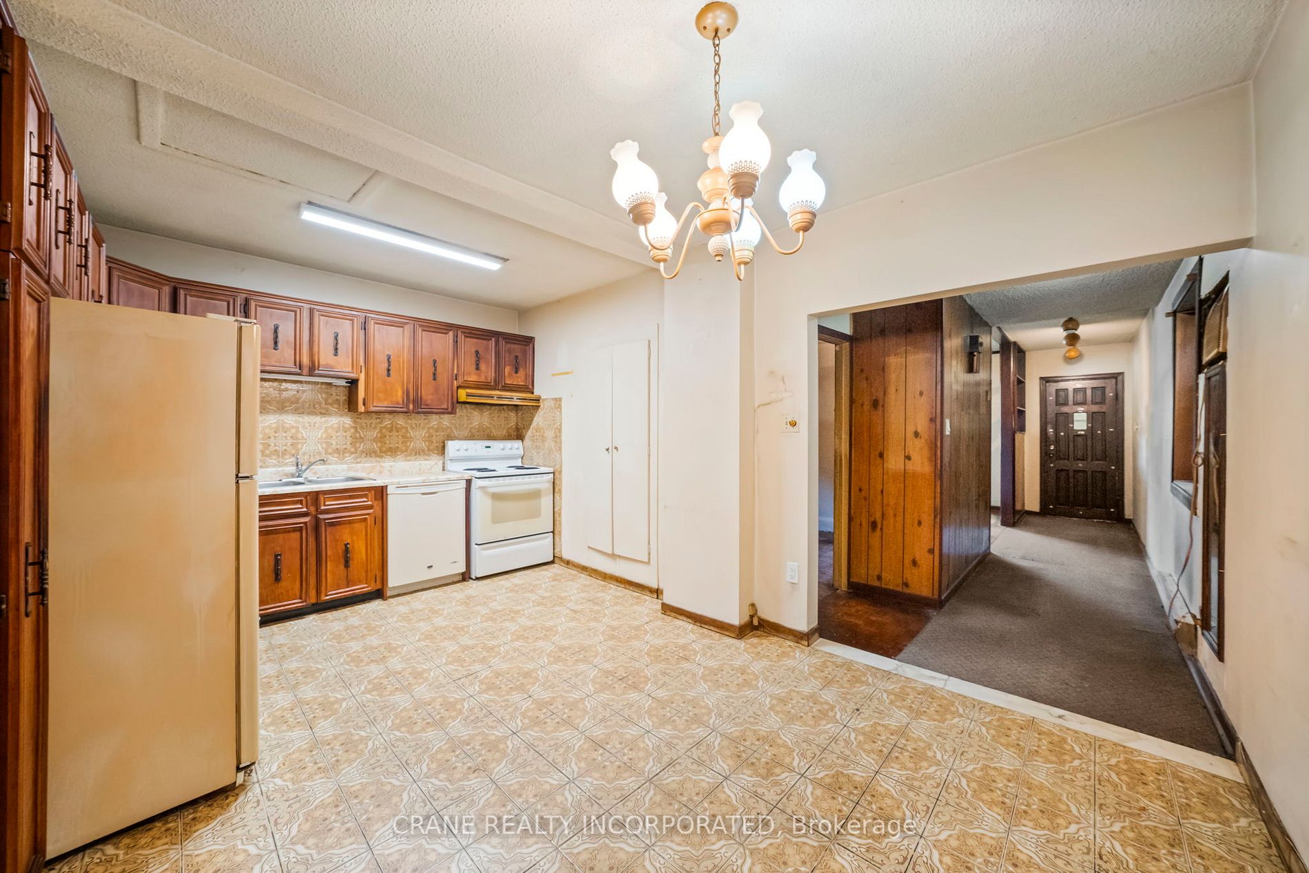 15 Seneca Ave