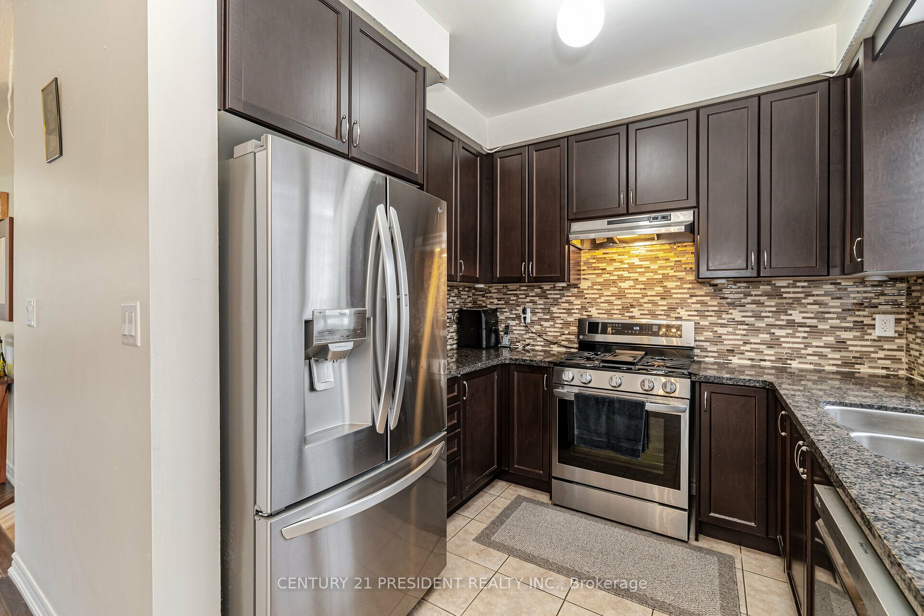 86 Kempenfelt Tr