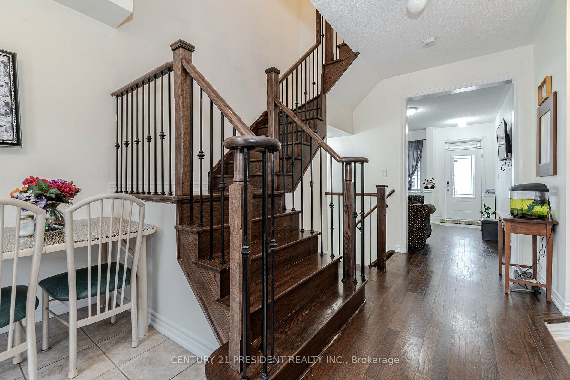 86 Kempenfelt Tr