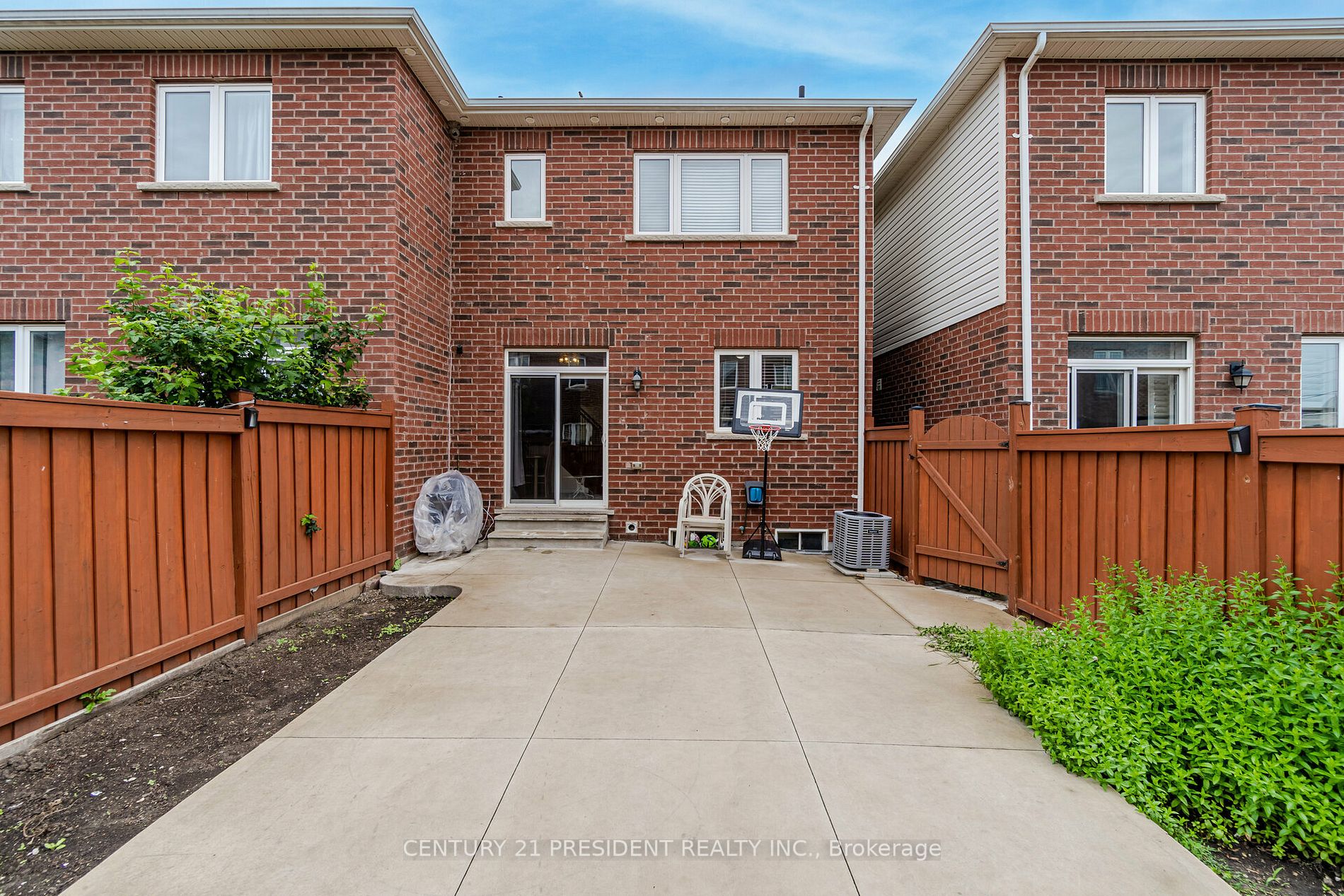 86 Kempenfelt Tr