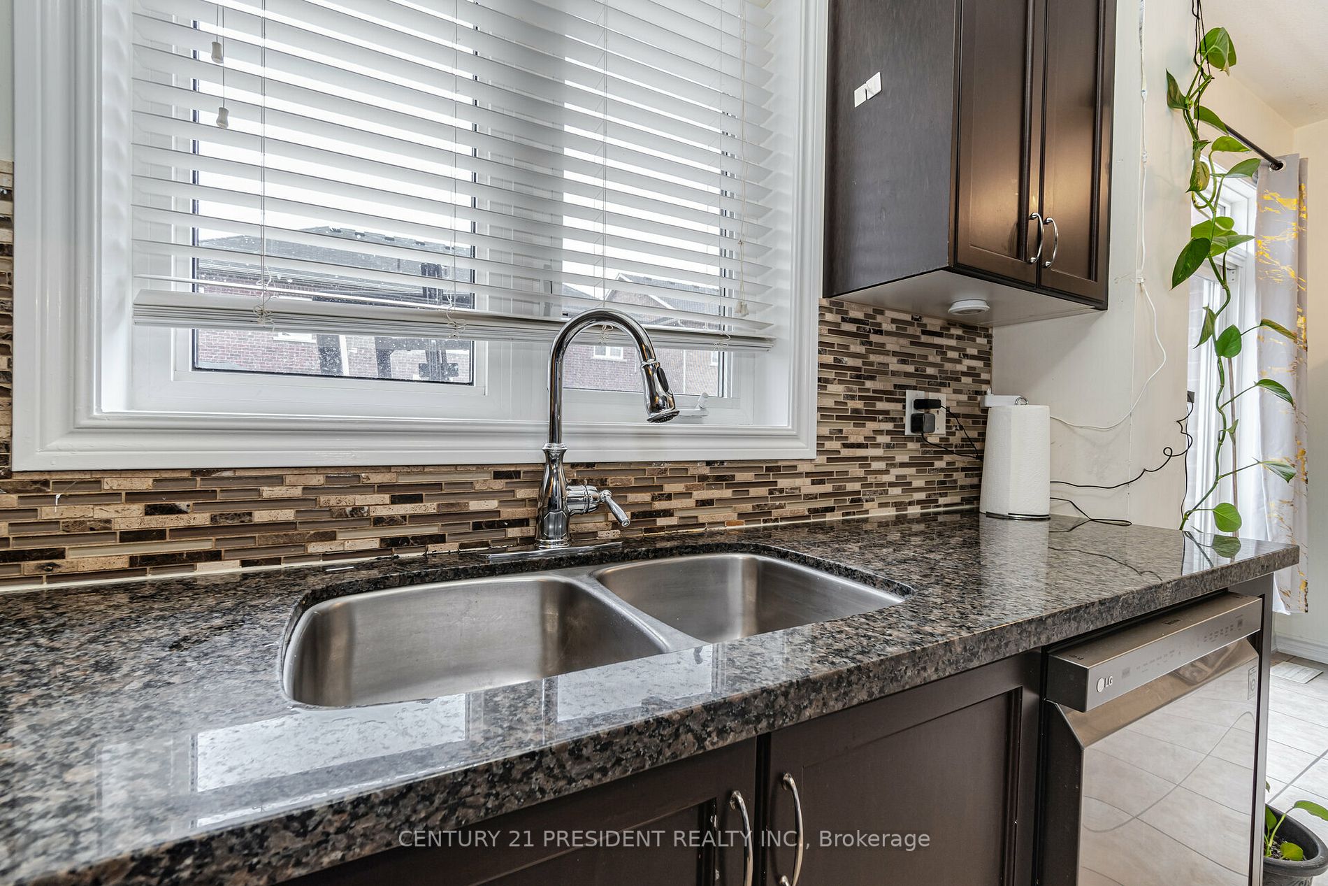 86 Kempenfelt Tr