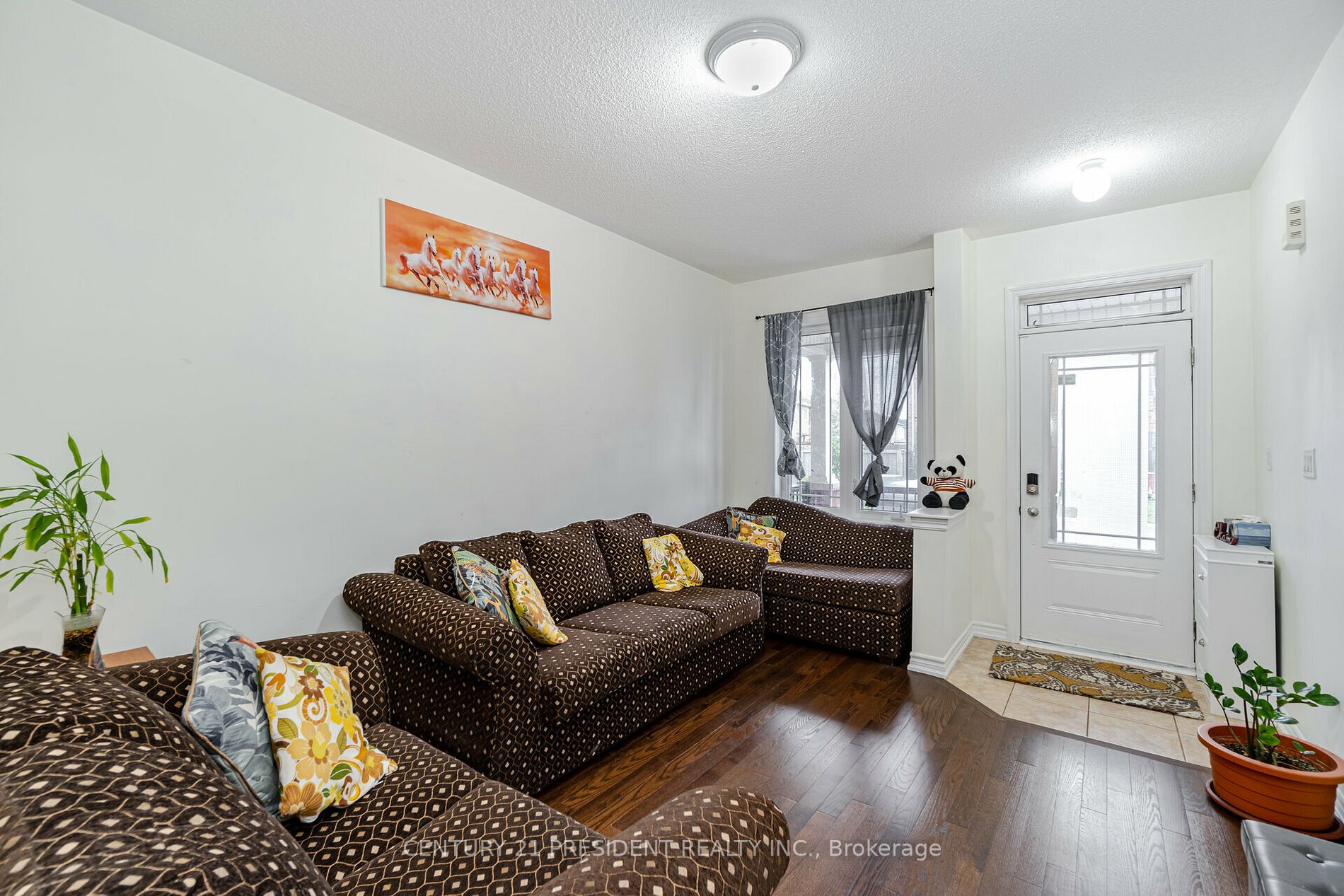 86 Kempenfelt Tr