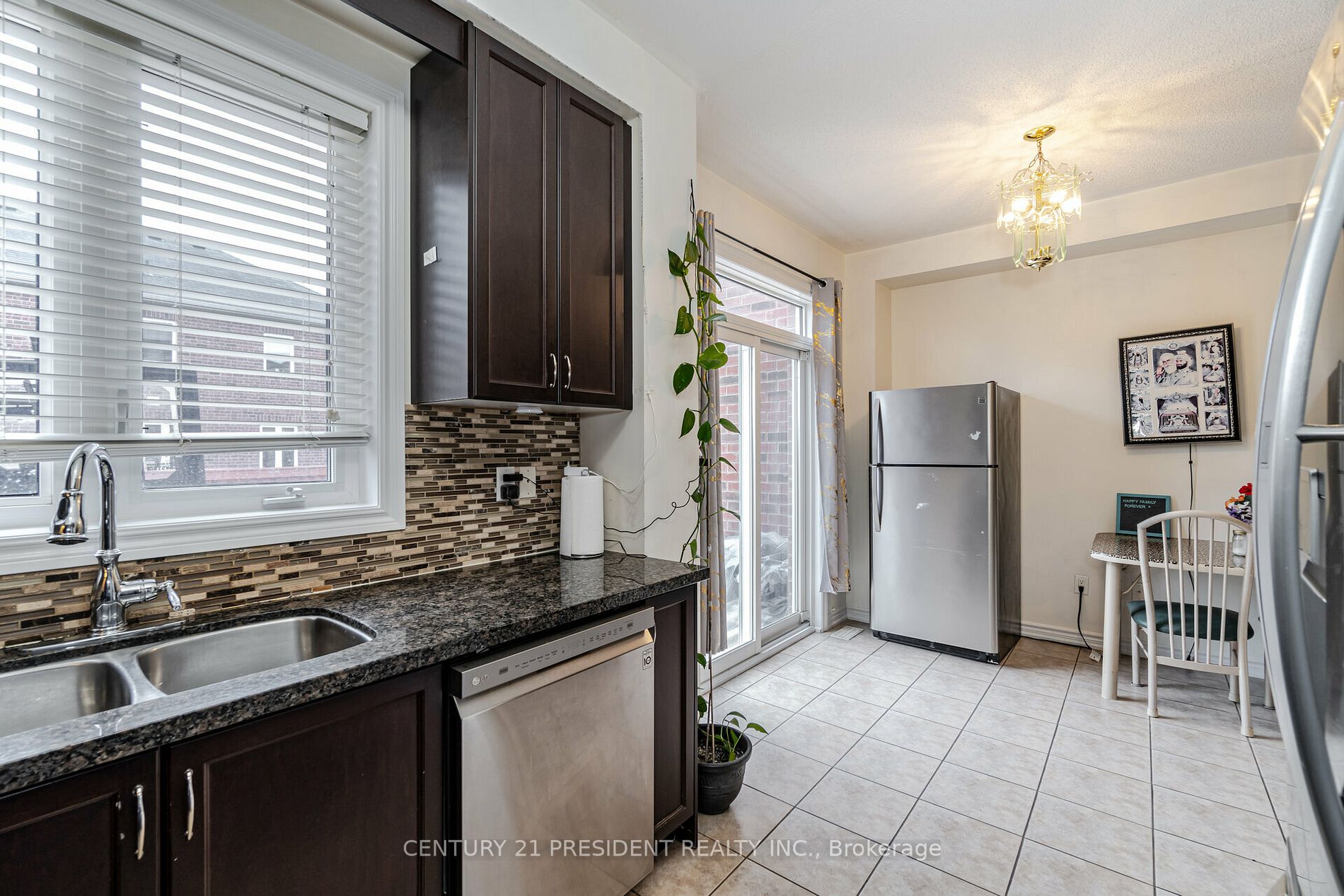 86 Kempenfelt Tr
