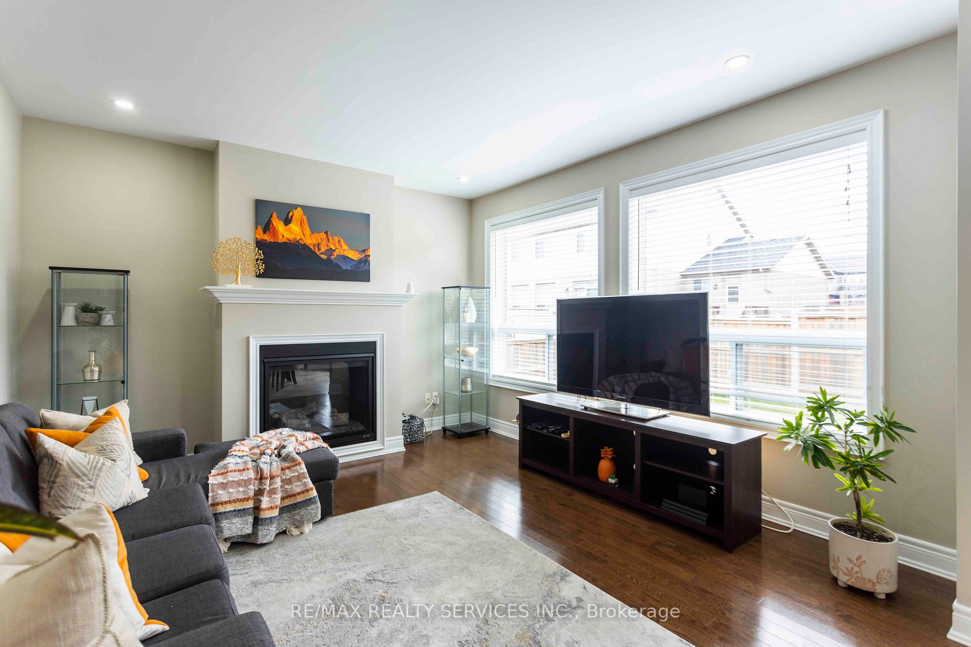 16 Sandringham Circ