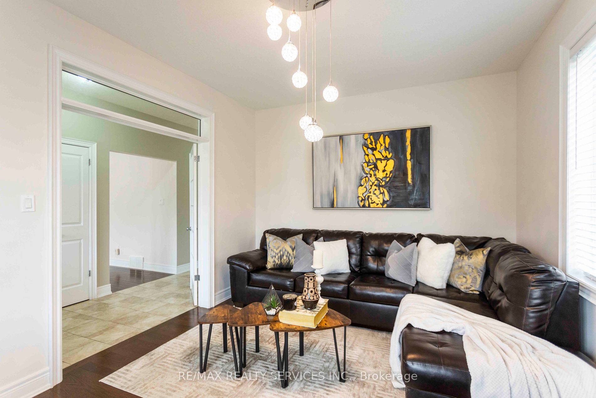 16 Sandringham Circ