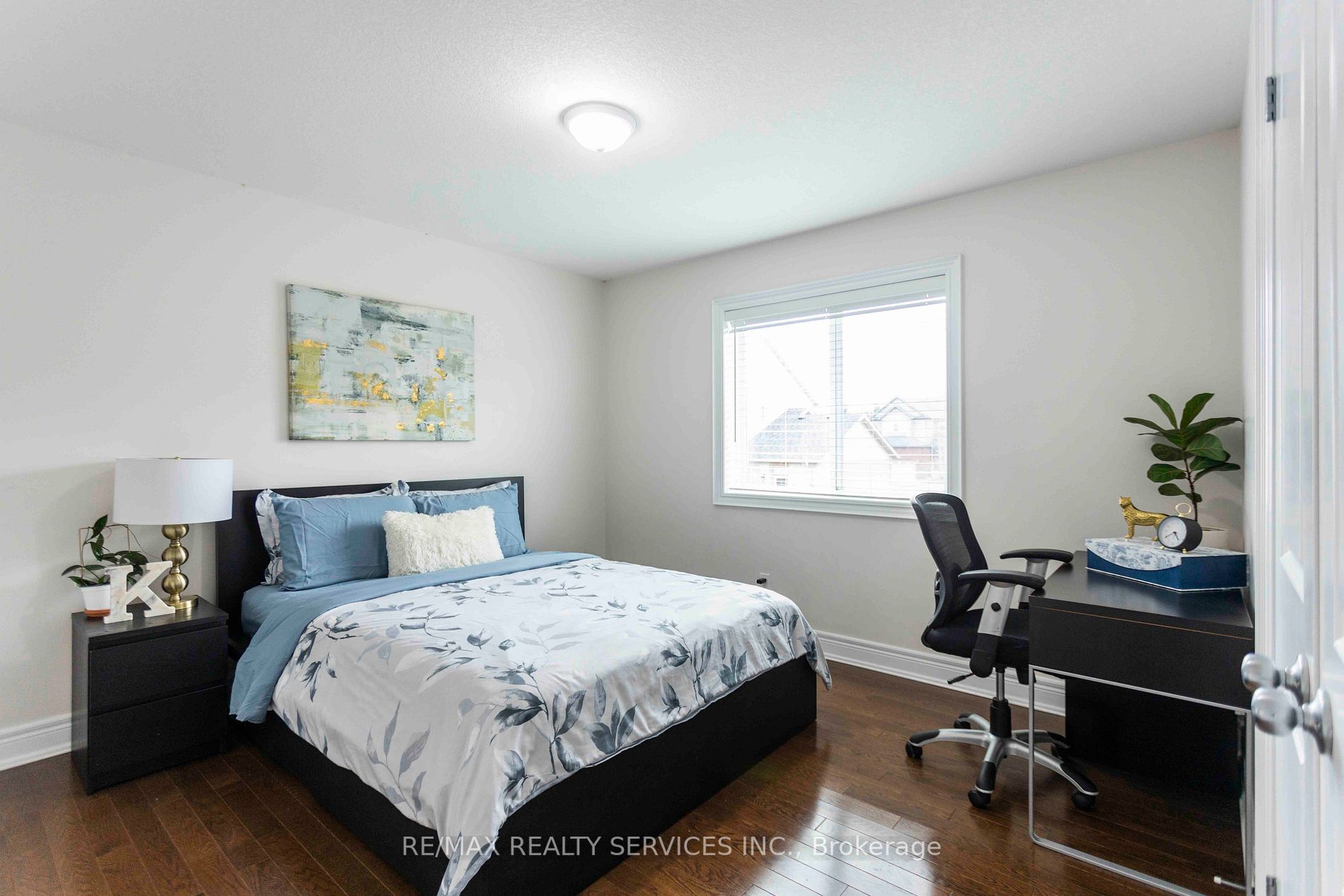 16 Sandringham Circ