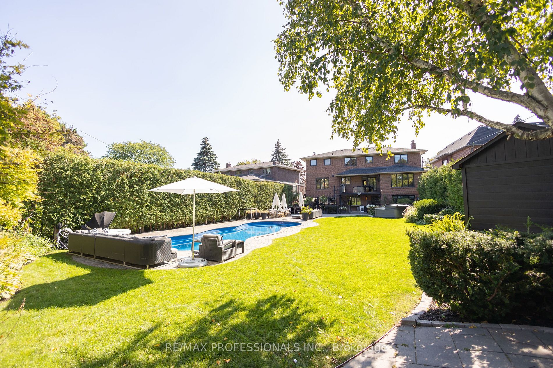 52 Courtsfield Crescent