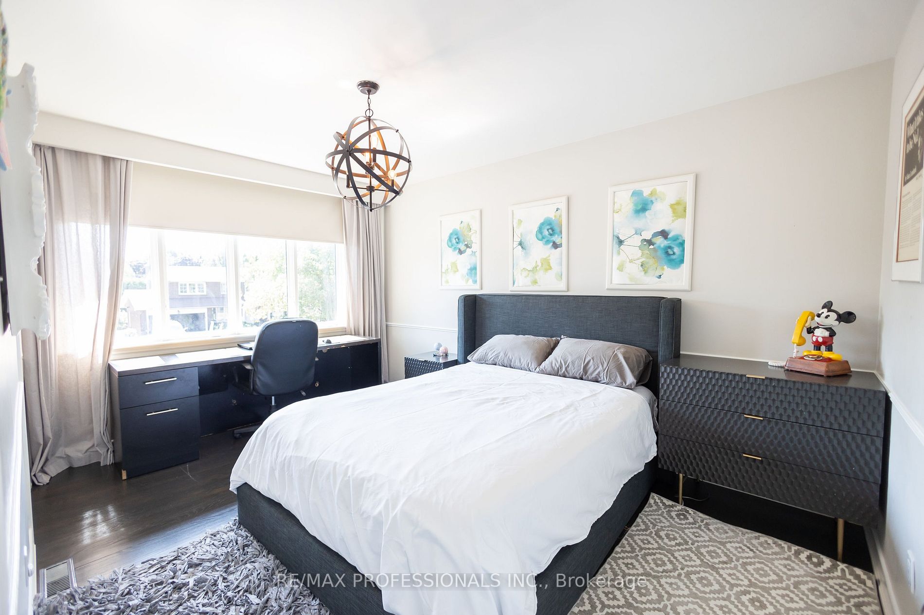 52 Courtsfield Crescent