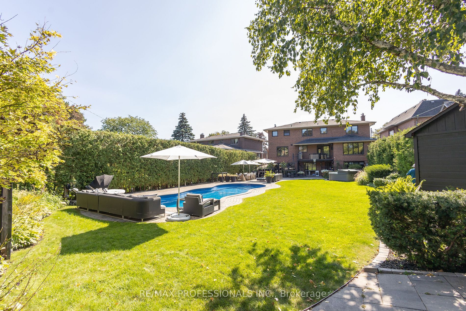 52 Courtsfield Cres