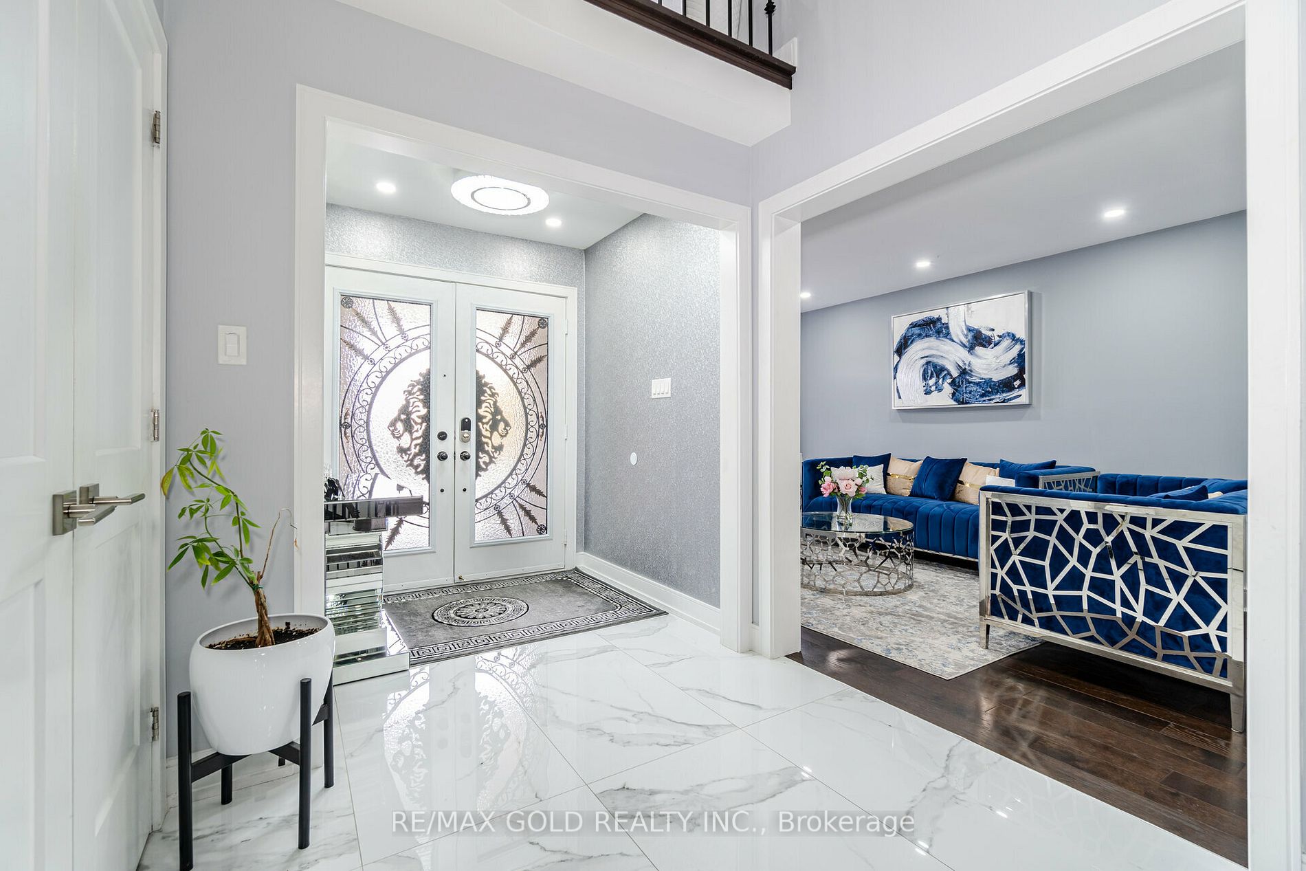 10 Giza Cres W