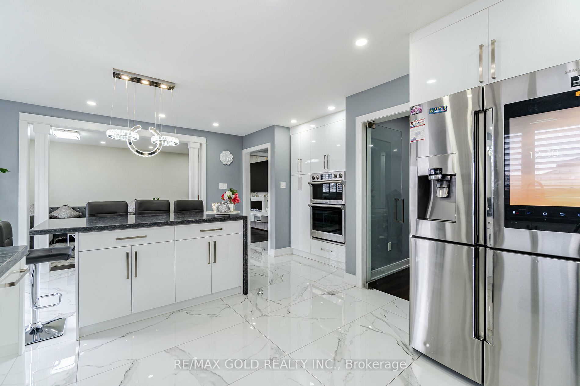10 Giza Cres W